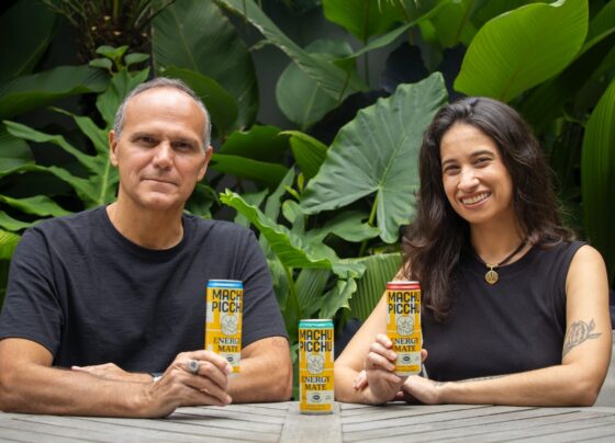 Bernardo Paiva, fundador da marca e ex-CEO da Ambev, e explicou Carolina Bassili, diretora de marketing da empresa