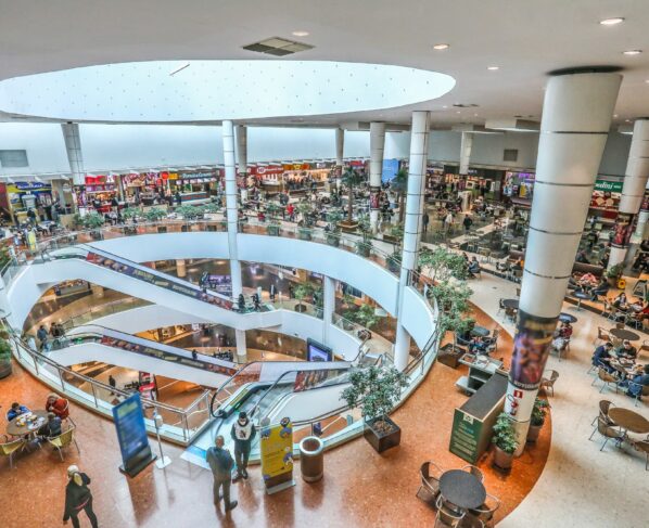 Shopping Palladium, em Curitiba: setor prevê demissões com mudança da escala da trabalho