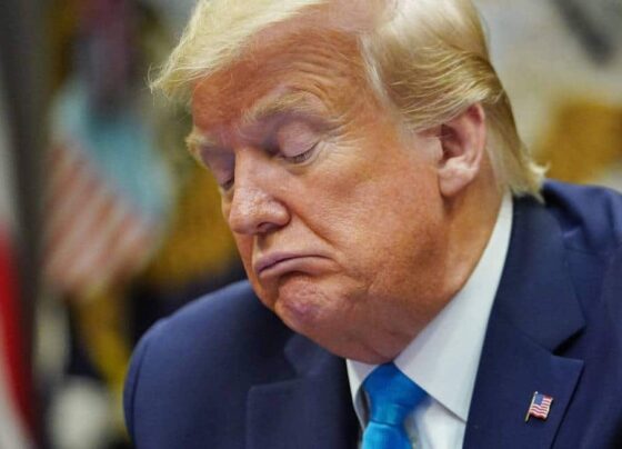 A condução de Trump no conflito gerou críticas tanto entre opositores quanto dentro da própria base republicana